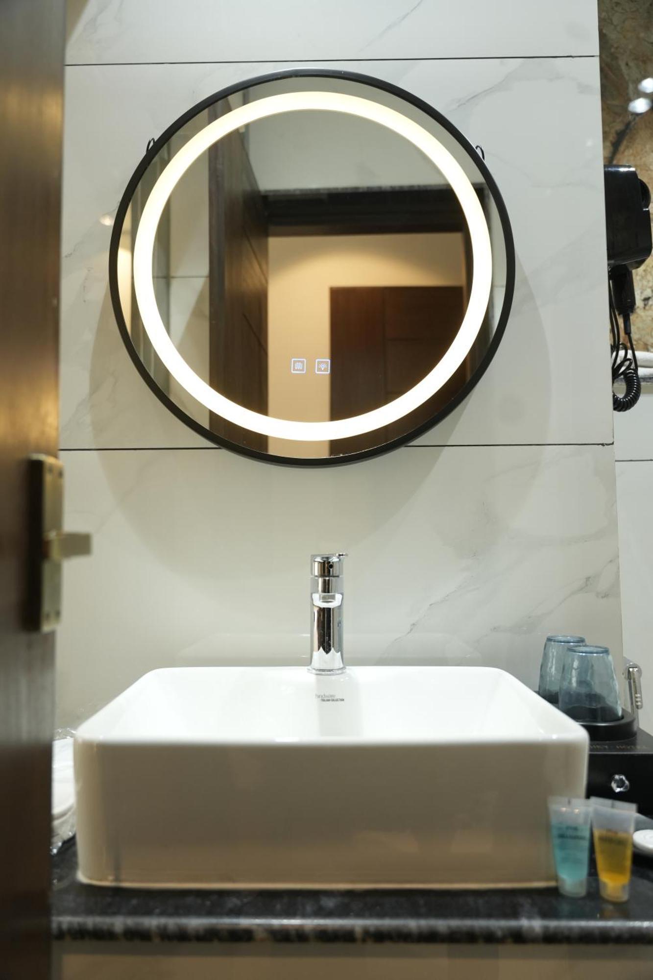 Lakhey Hotel Катманду Екстериор снимка